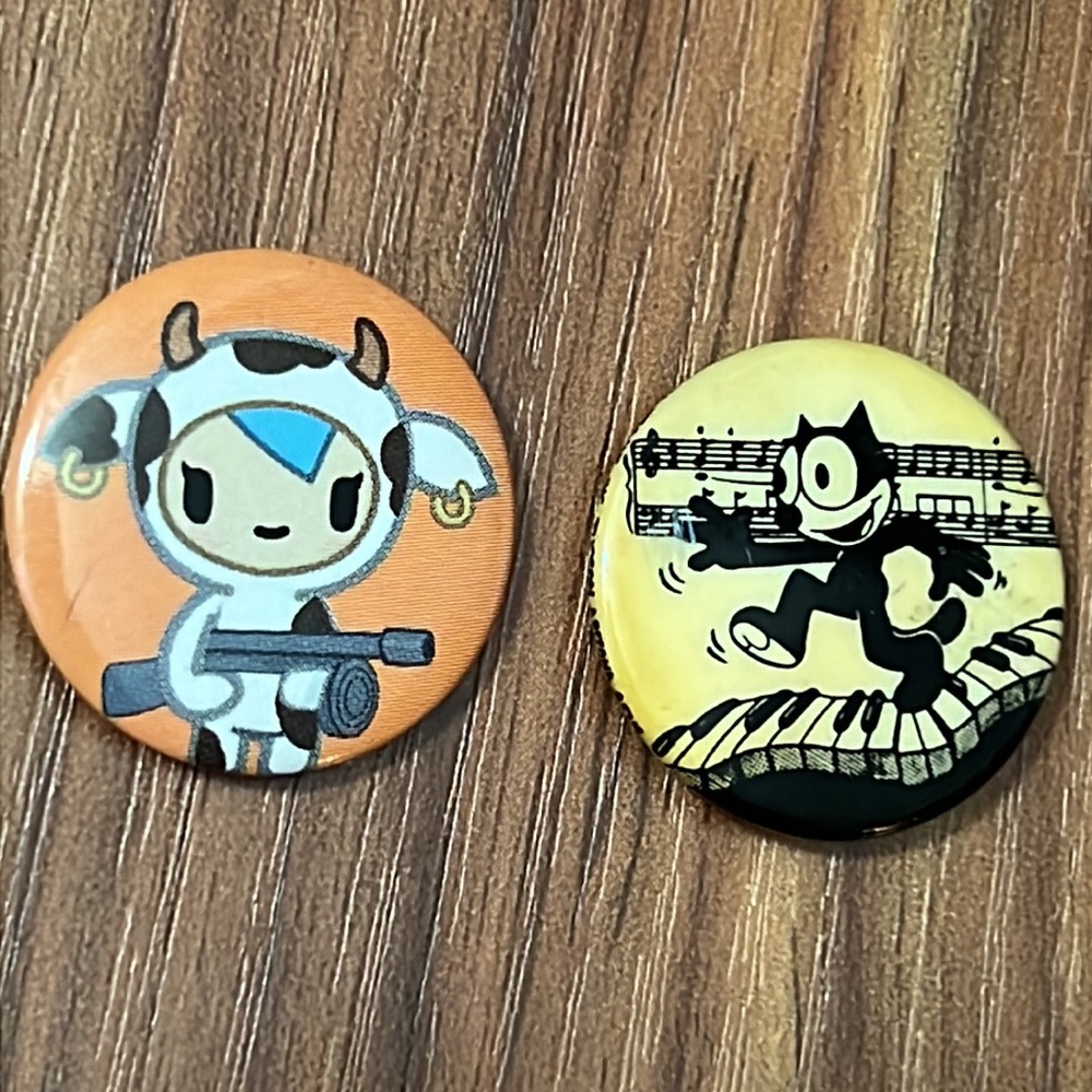 Vintage Assorted Random Buttons Pins Brooches Jew… - image 4